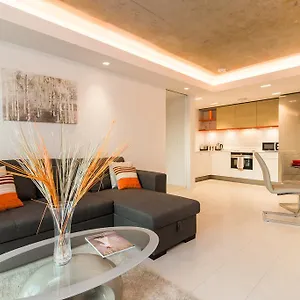  Apartment Royal Style - 5 Mins Walk To Excel