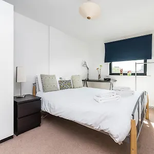  Apartment Fantastic 1 Bed Flat Stratford